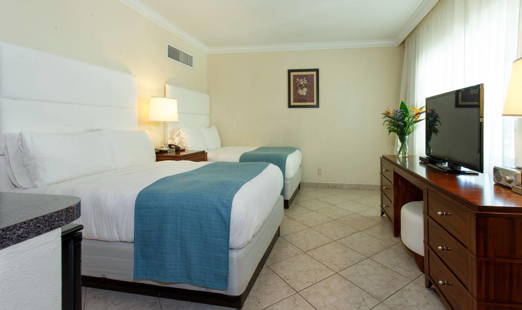 The Sea Lord Hotel & Suites (Adults Only) Lauderdale-by-the-Sea Exteriér fotografie